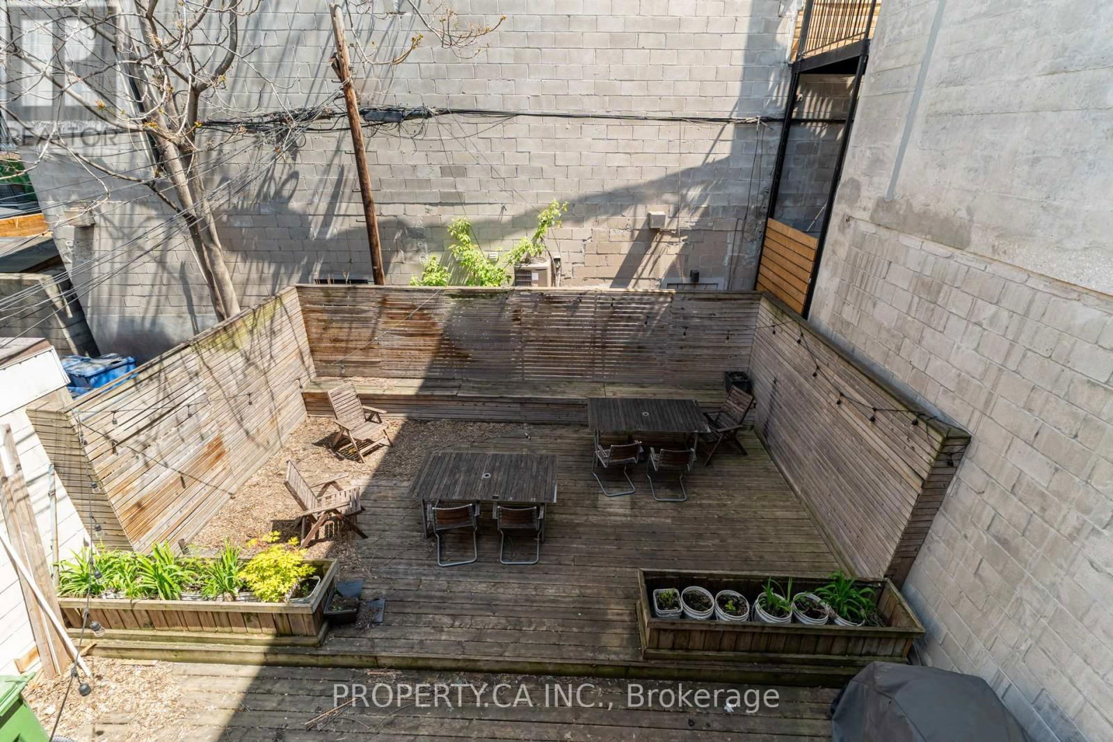 Upper - 205 AUGUSTA AVENUE Image 22
