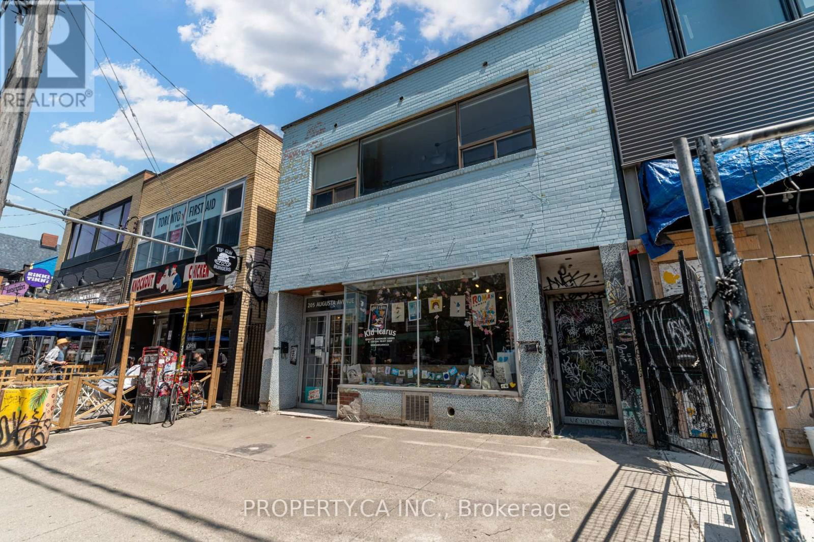 Upper - 205 AUGUSTA AVENUE Image 26