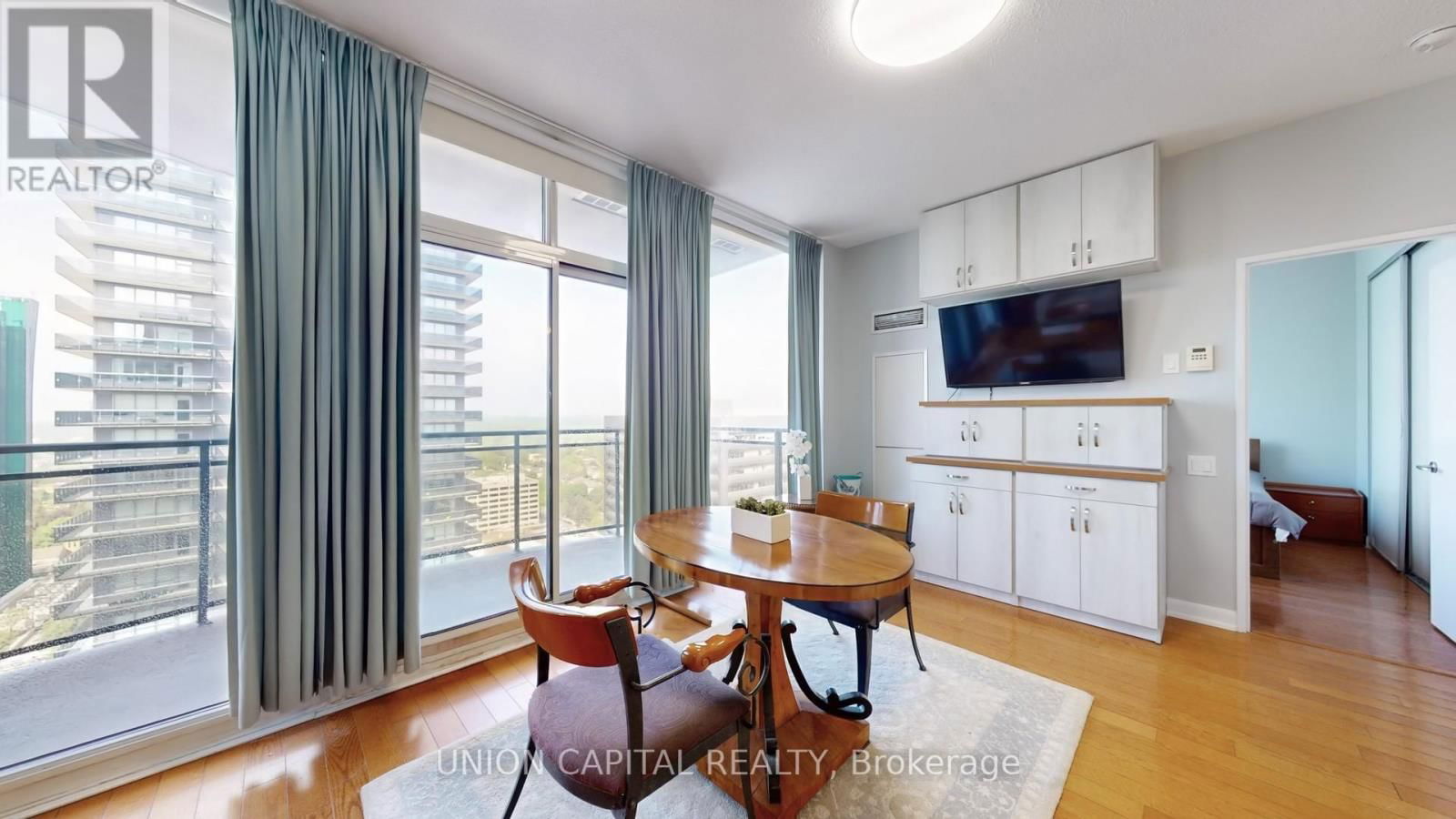 3207 - 33 SHEPPARD AVENUE EAST Image 6