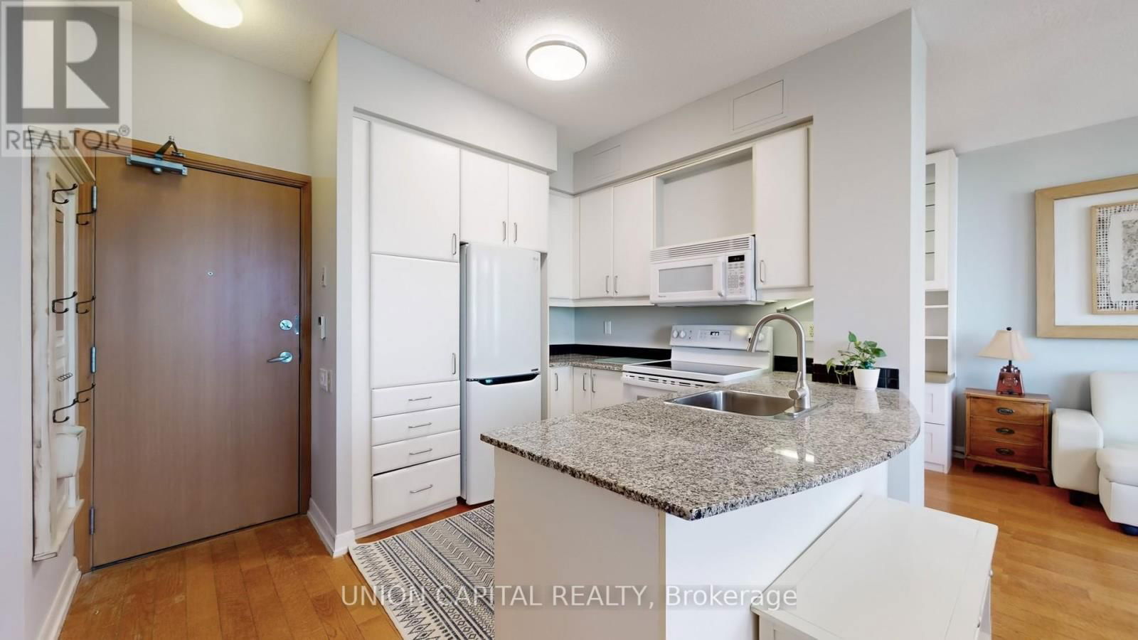 3207 - 33 SHEPPARD AVENUE EAST Image 7