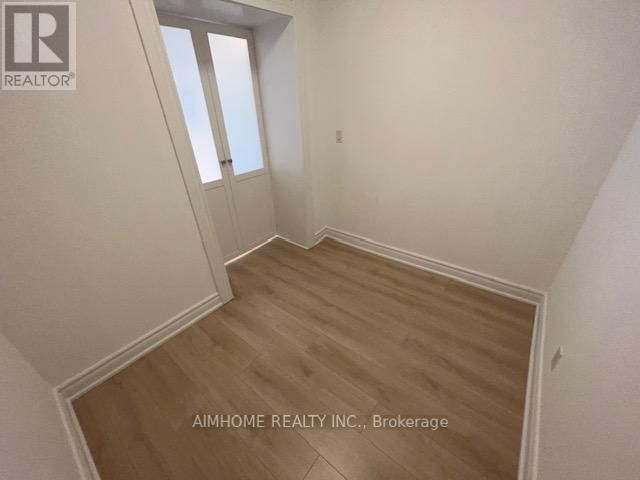 3804 - 761 BAY STREET Image 10
