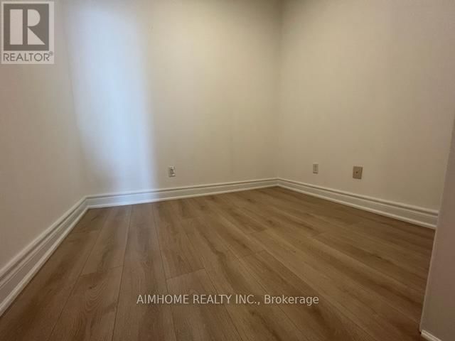 3804 - 761 BAY STREET Image 9