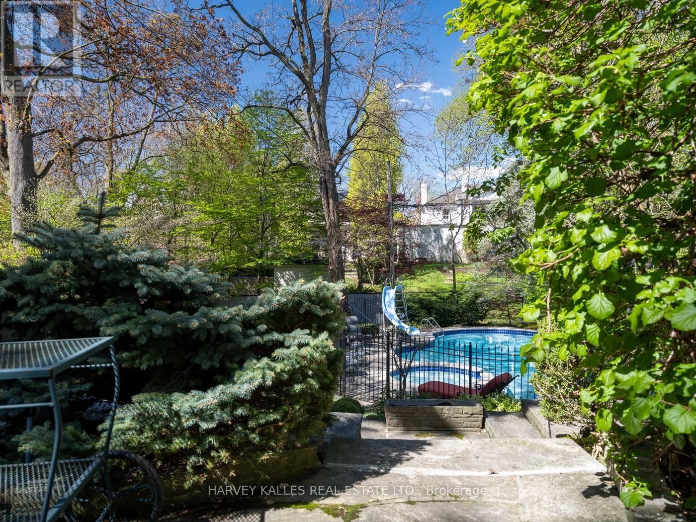 250 WARREN ROAD Image 22