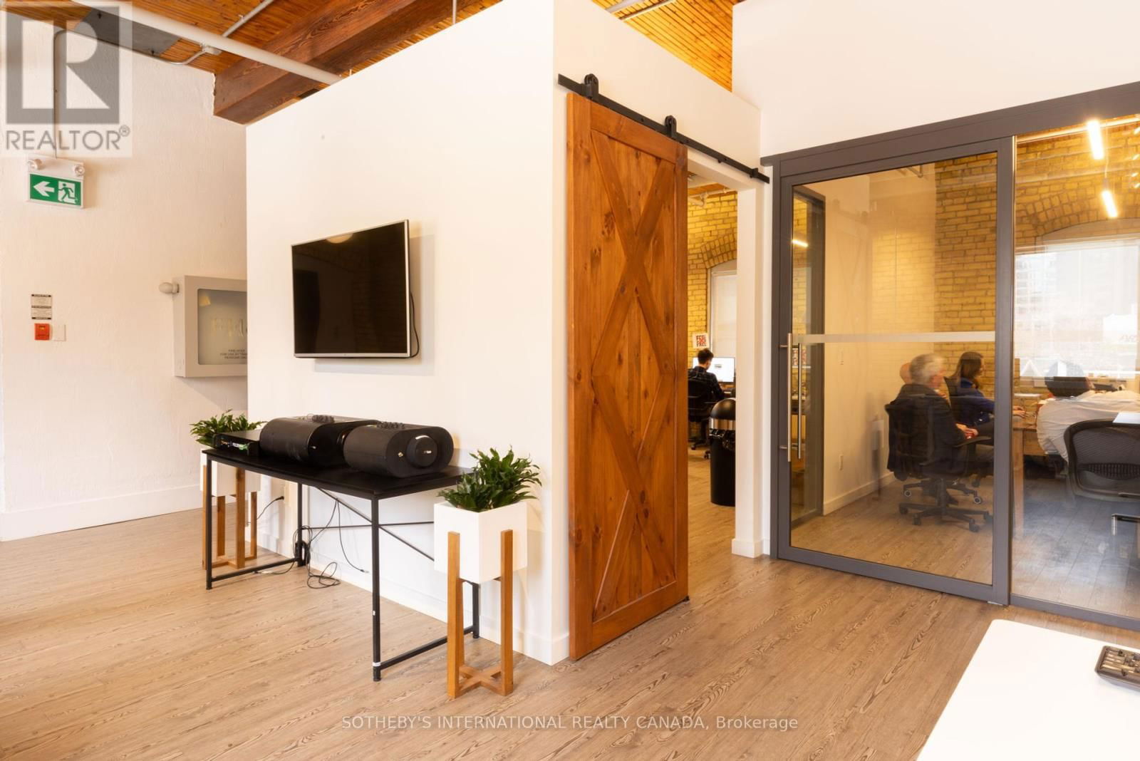 18 GLOUCESTER LANE Image 38