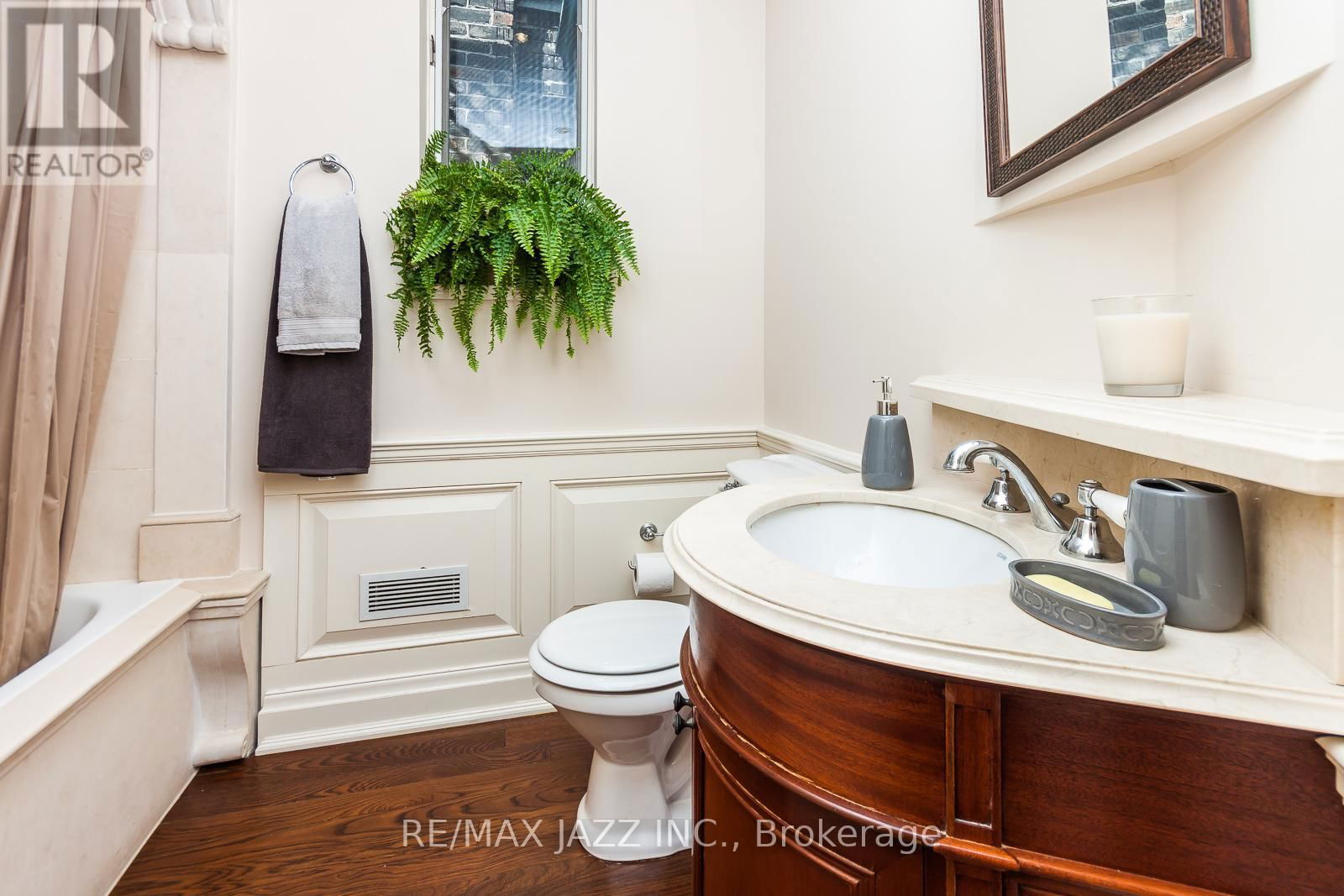36 CLINTON STREET Image 17