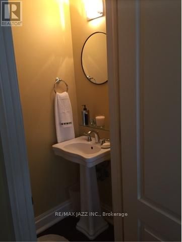36 CLINTON STREET Image 19
