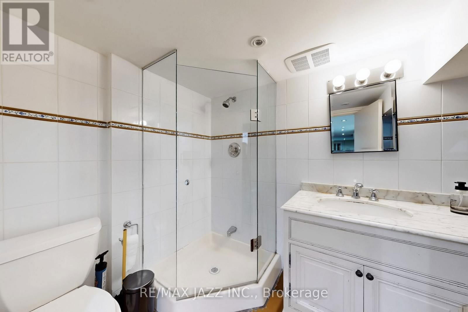 36 CLINTON STREET Image 20