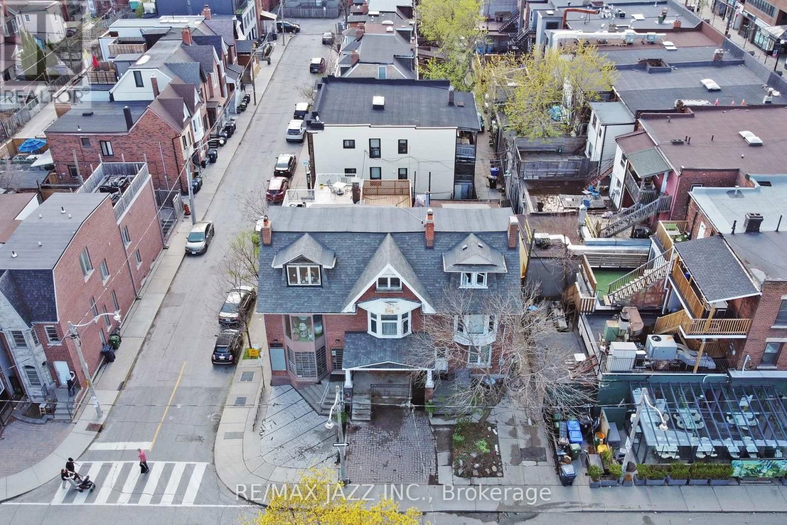 36 CLINTON STREET Image 3