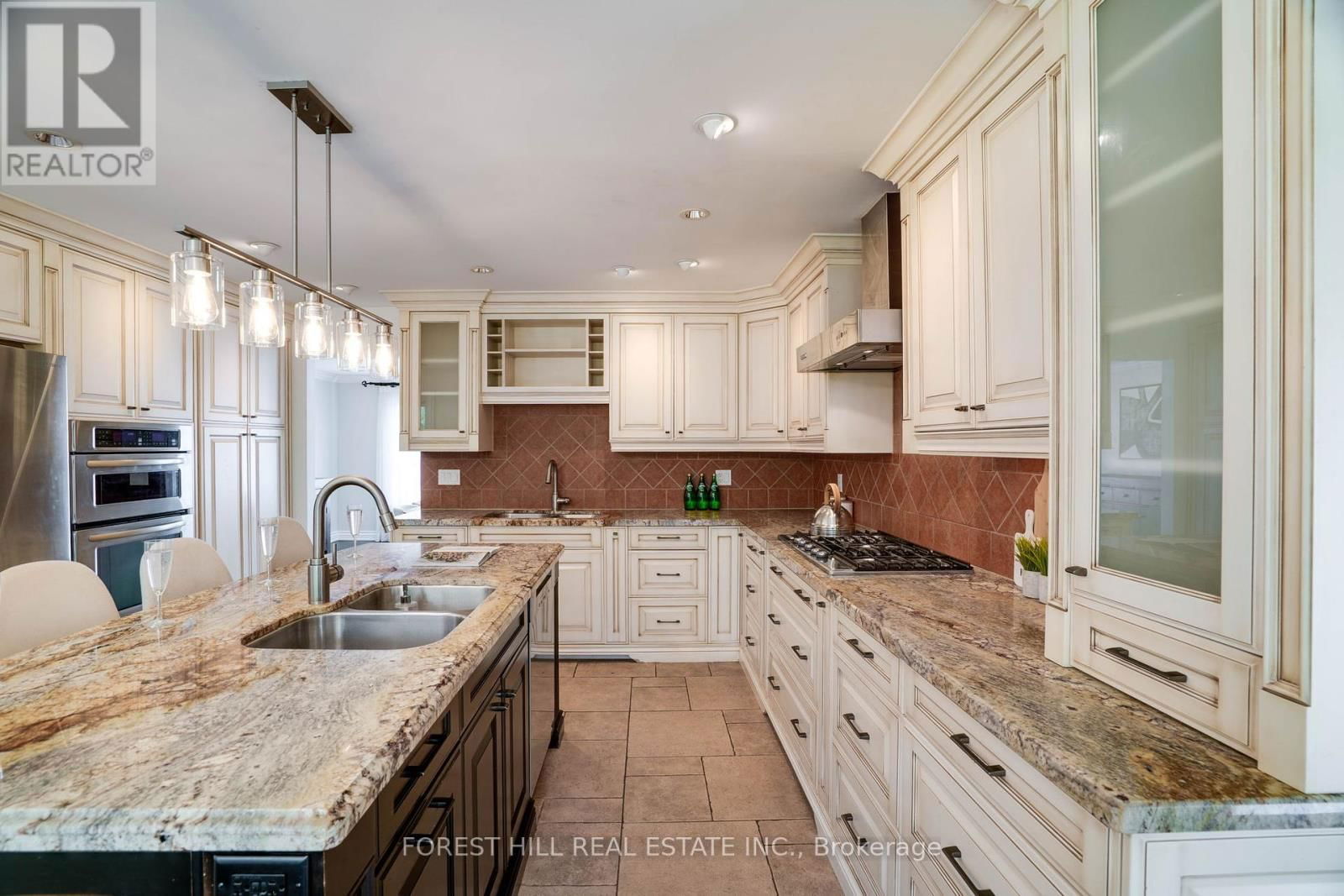 244 WATERLOO AVENUE Image 11