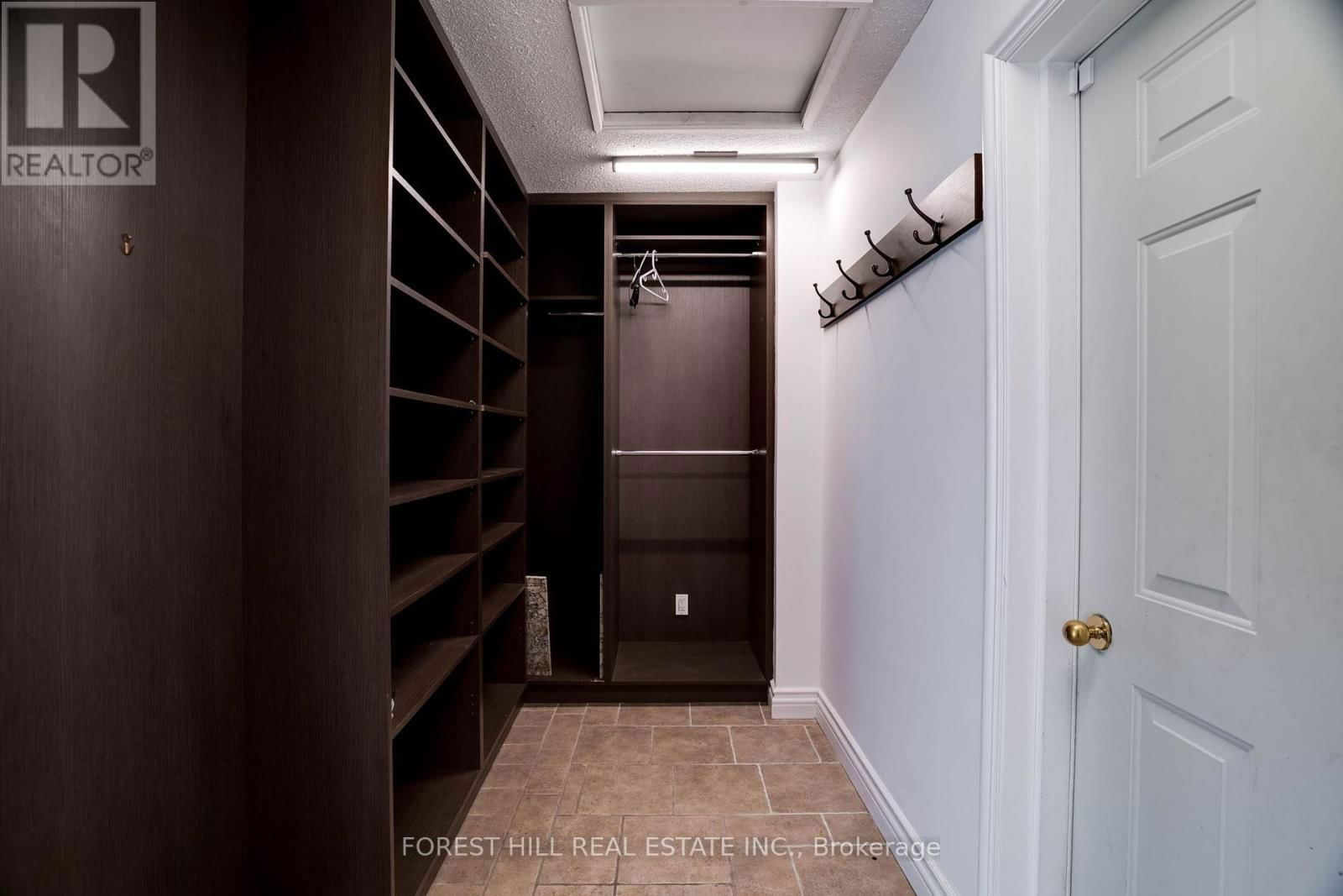 244 WATERLOO AVENUE Image 14