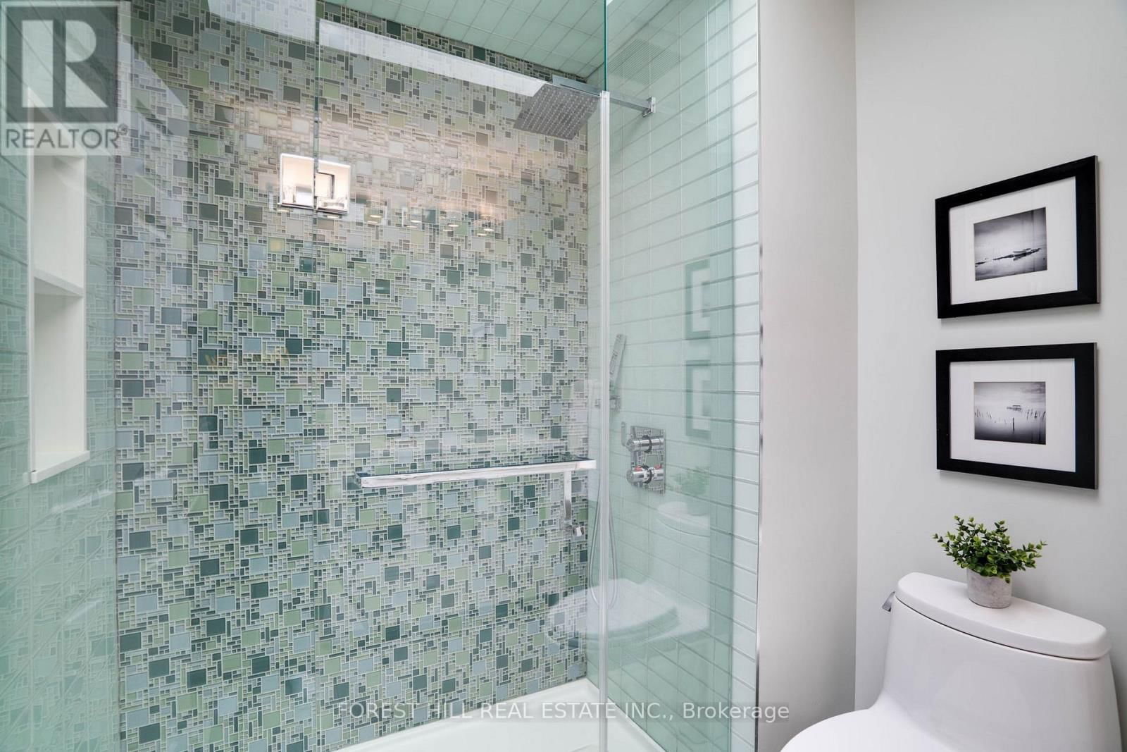 244 WATERLOO AVENUE Image 26