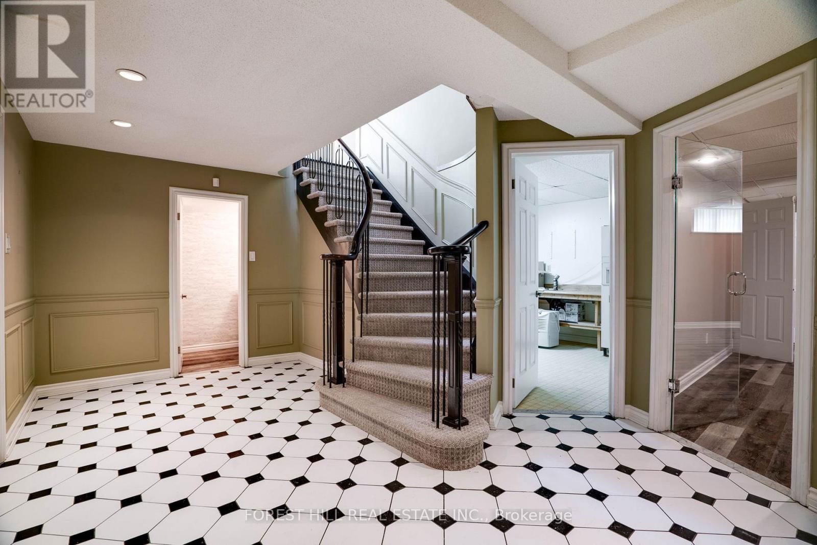 244 WATERLOO AVENUE Image 30