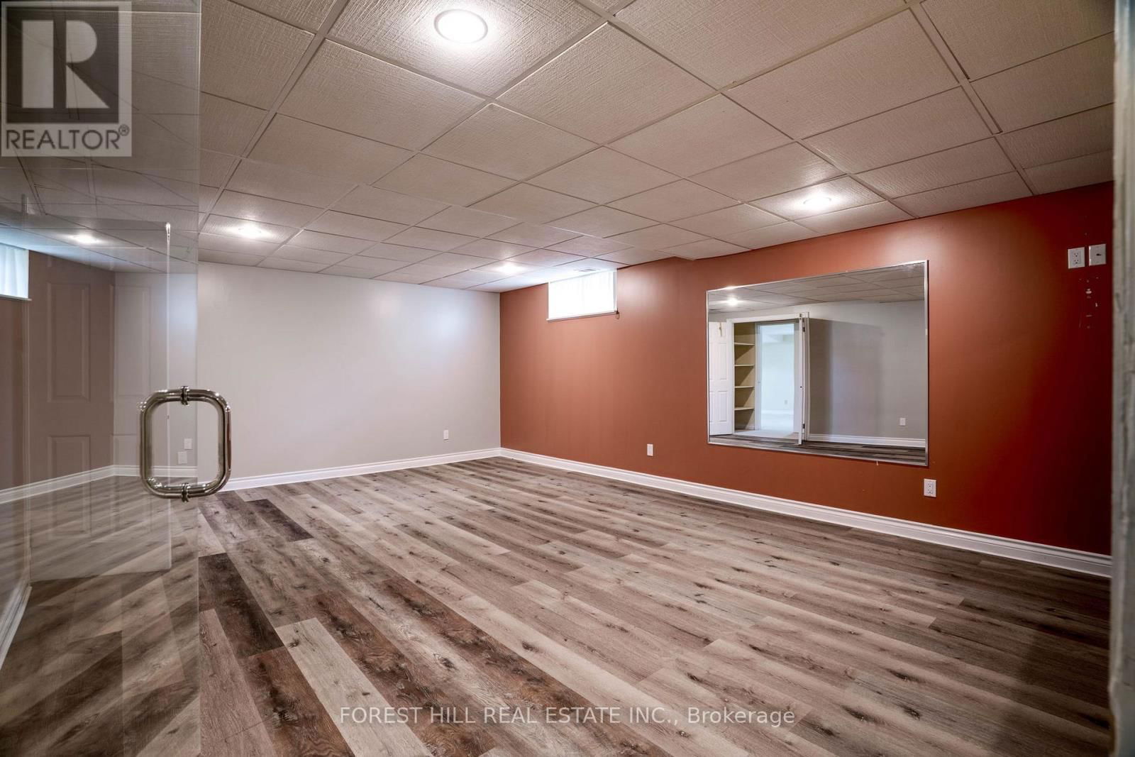 244 WATERLOO AVENUE Image 31