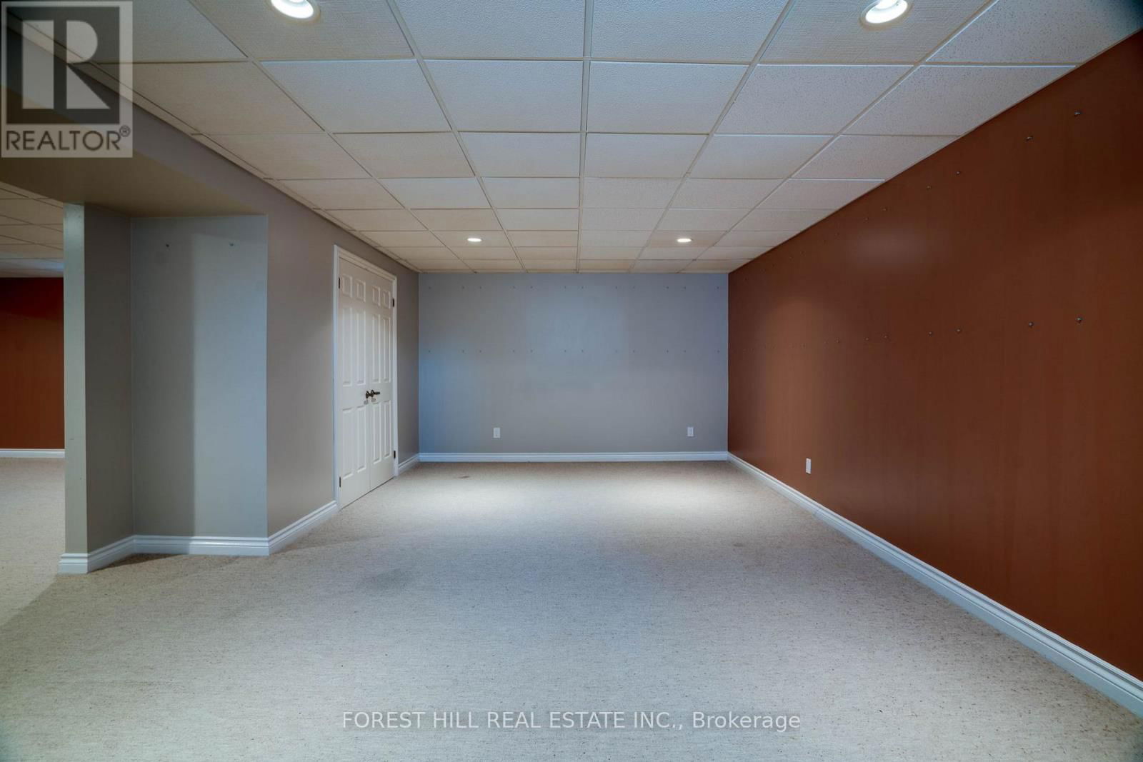 244 WATERLOO AVENUE Image 33