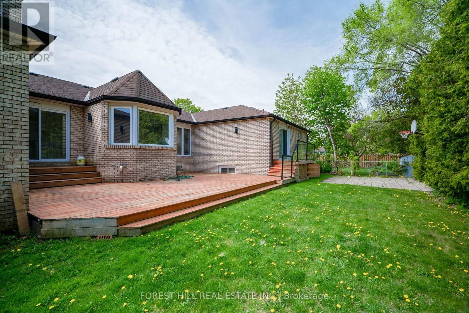 244 WATERLOO AVENUE Image 34