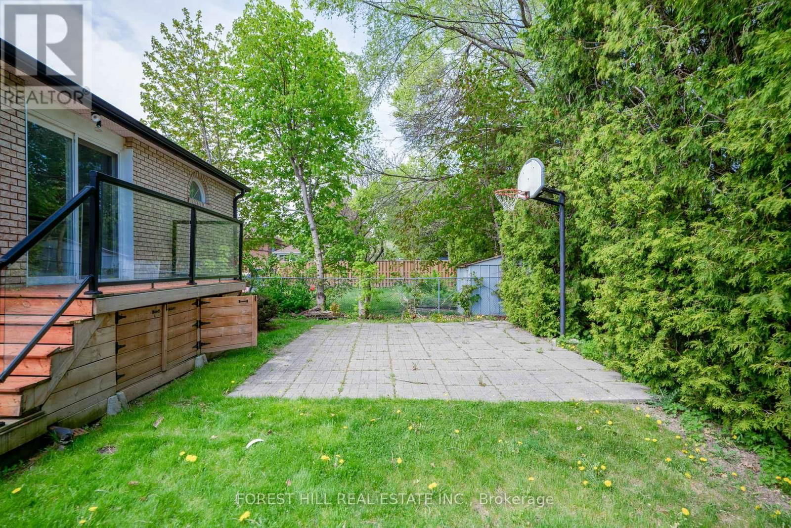 244 WATERLOO AVENUE Image 35