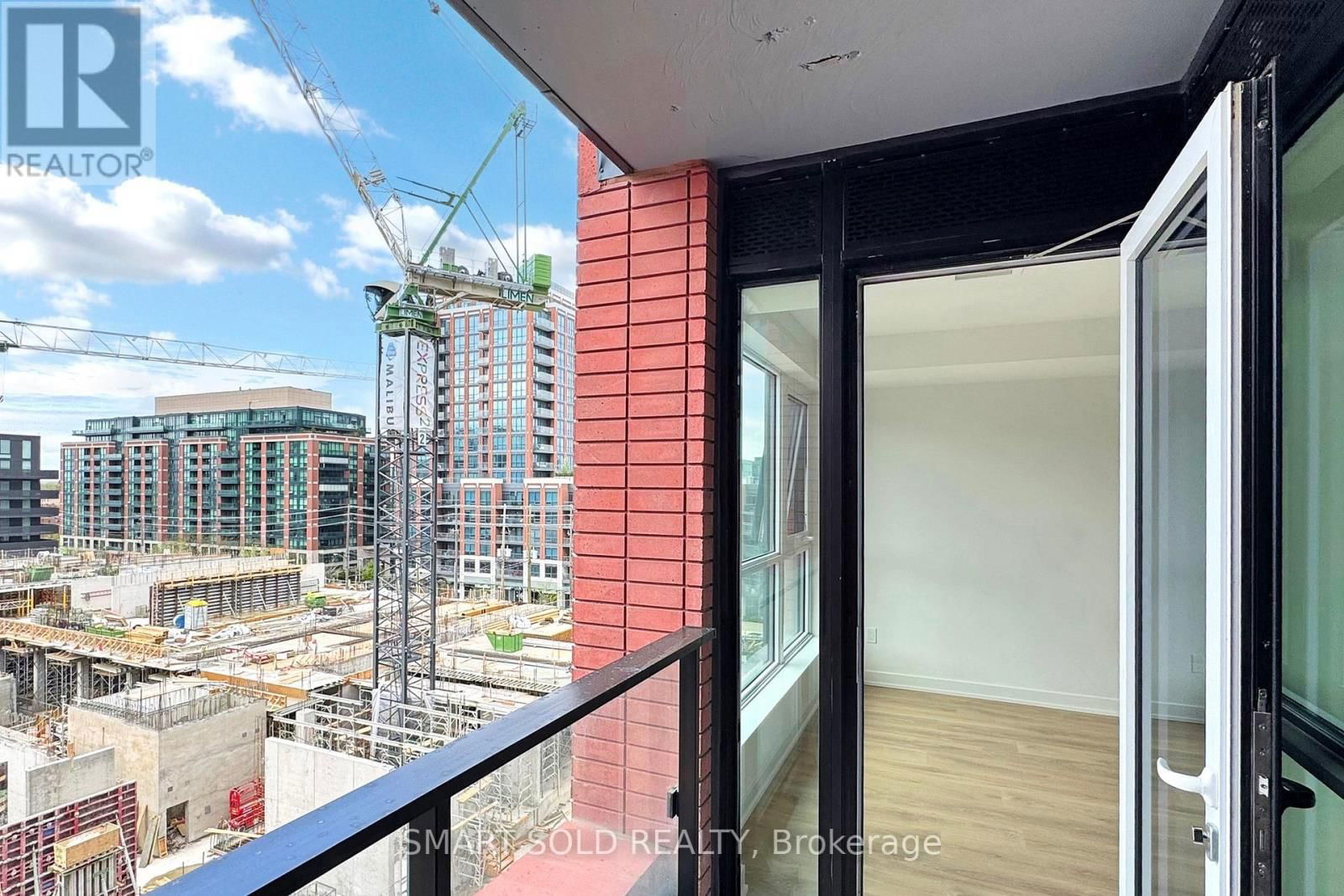 628 - 8 TIPPETT ROAD Image 34