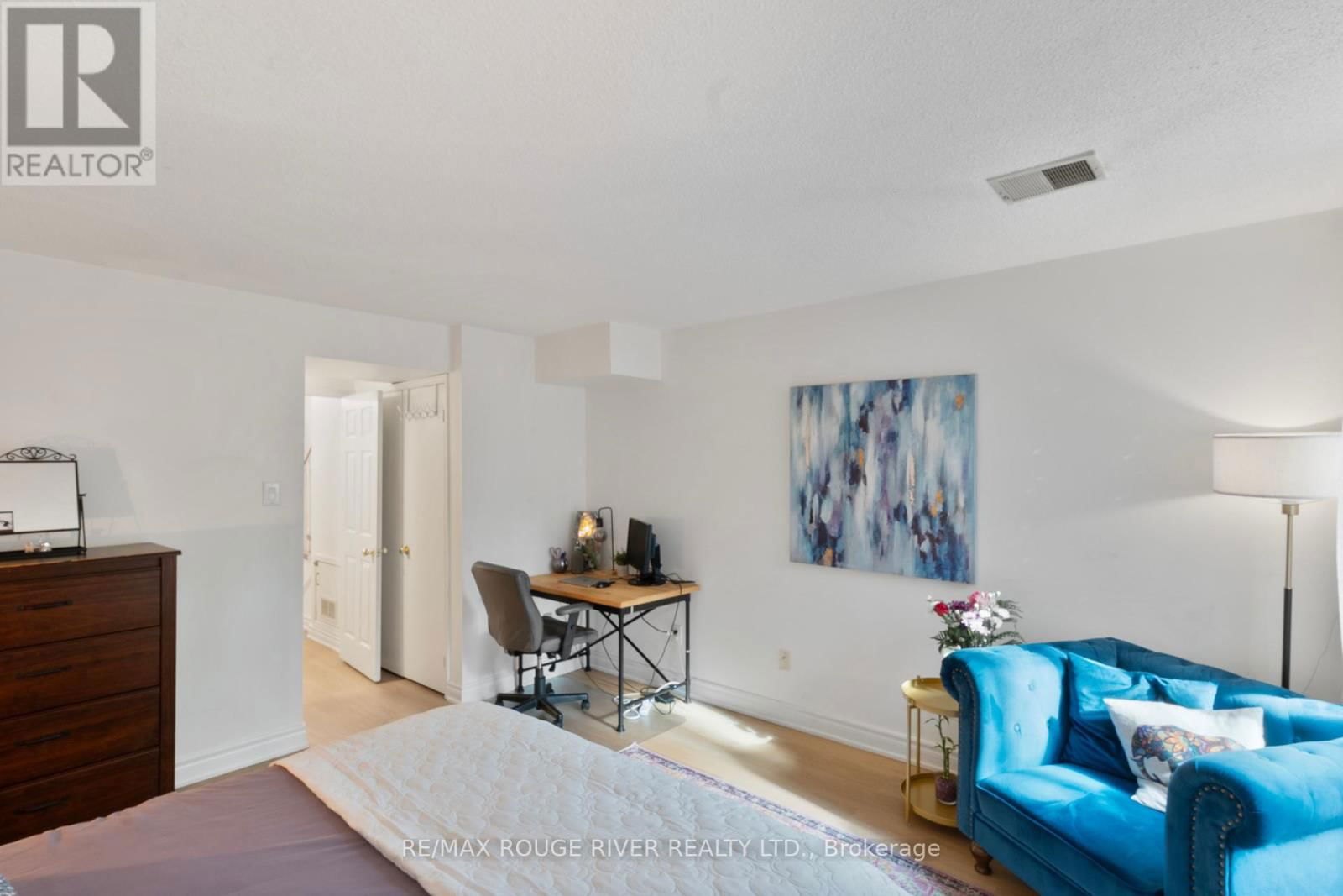 Unit D - 32 MASSEY STREET Image 20