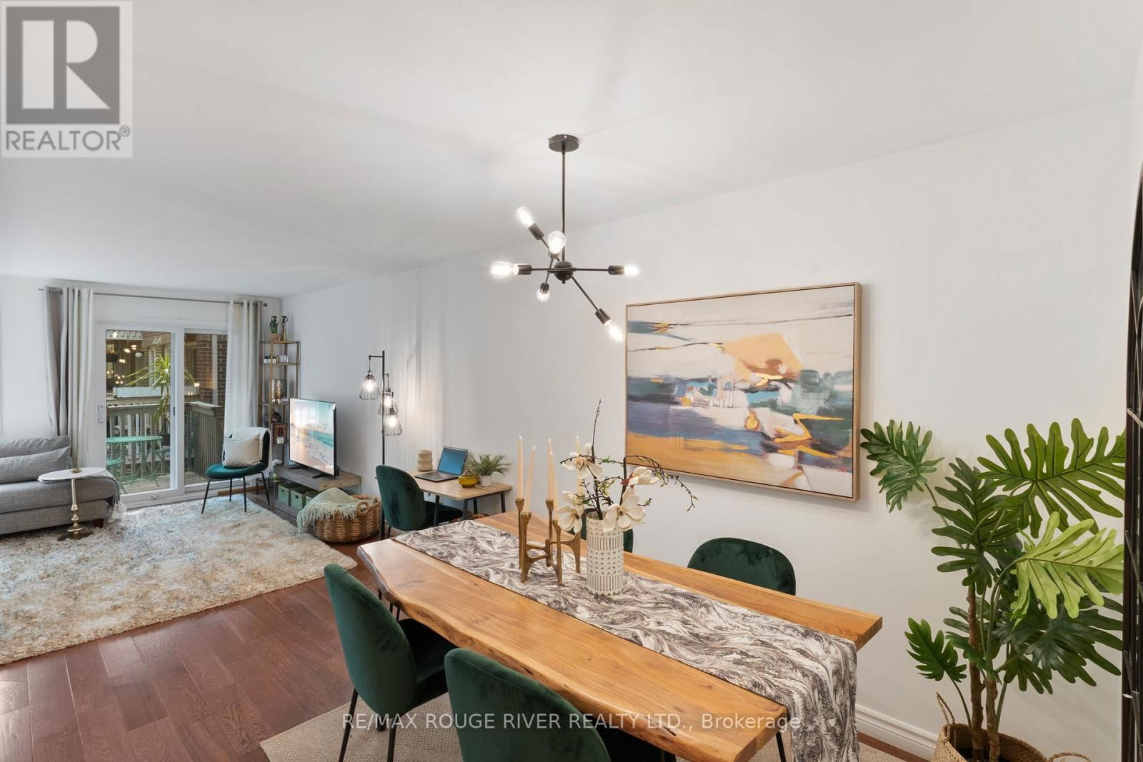 Unit D - 32 MASSEY STREET Image 6
