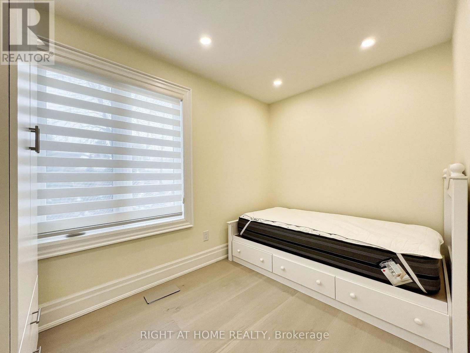 152 HOLMES AVENUE Image 17