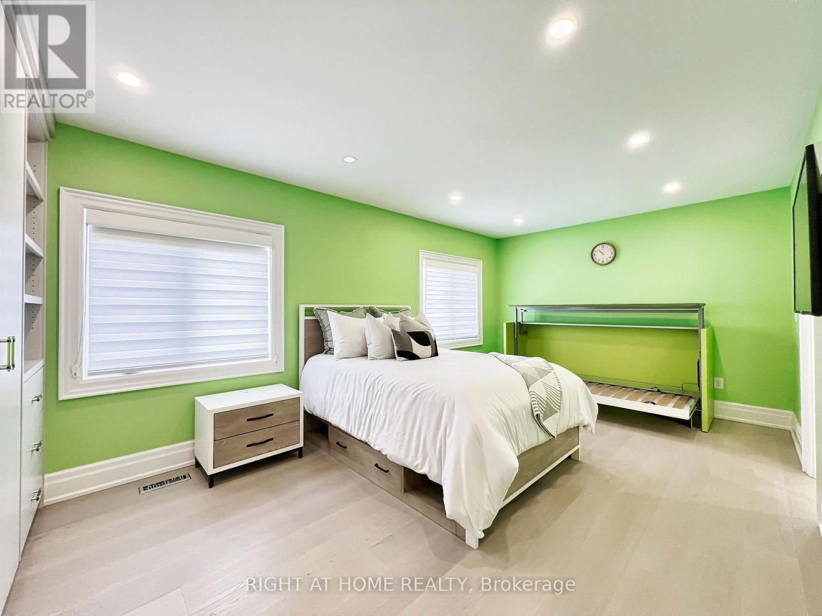 152 HOLMES AVENUE Image 33