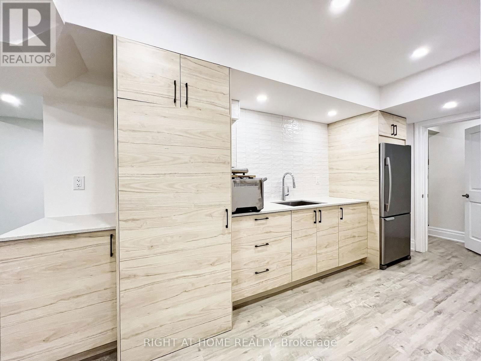 152 HOLMES AVENUE Image 41
