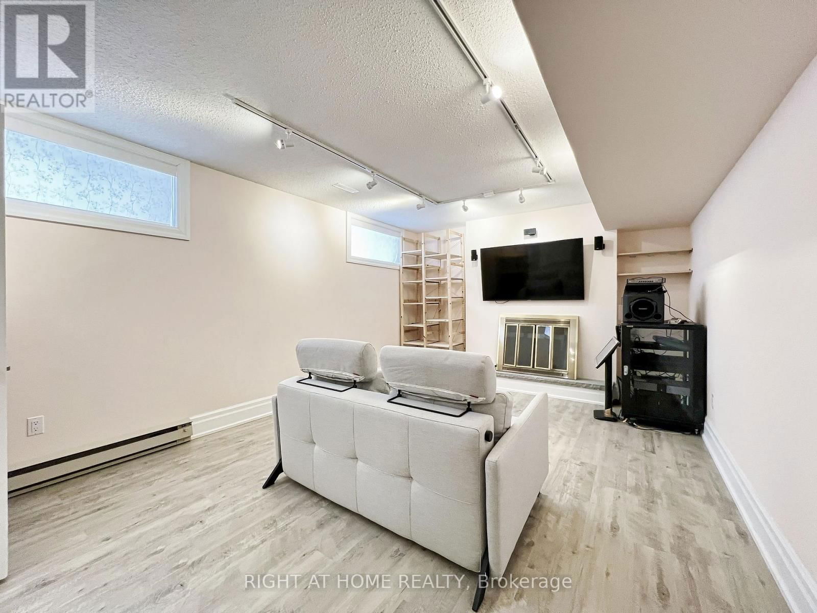 152 HOLMES AVENUE Image 42