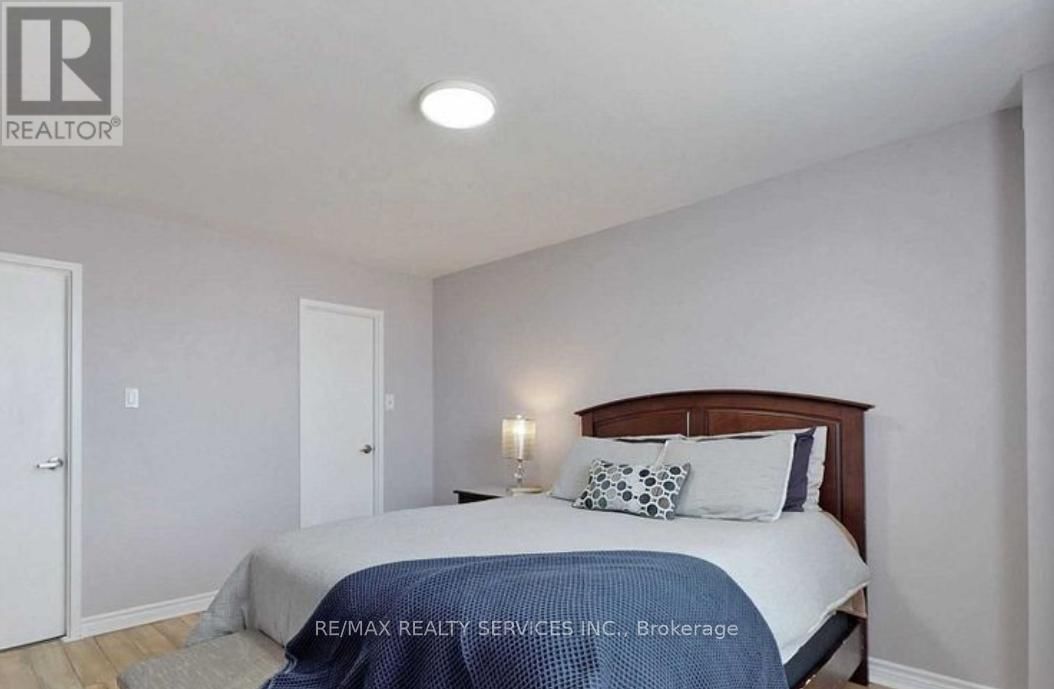 1112 - 20 FOREST MANOR ROAD Image 11