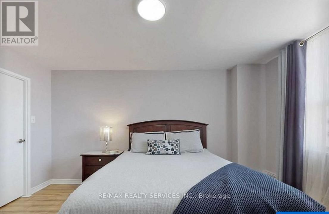 1112 - 20 FOREST MANOR ROAD Image 12