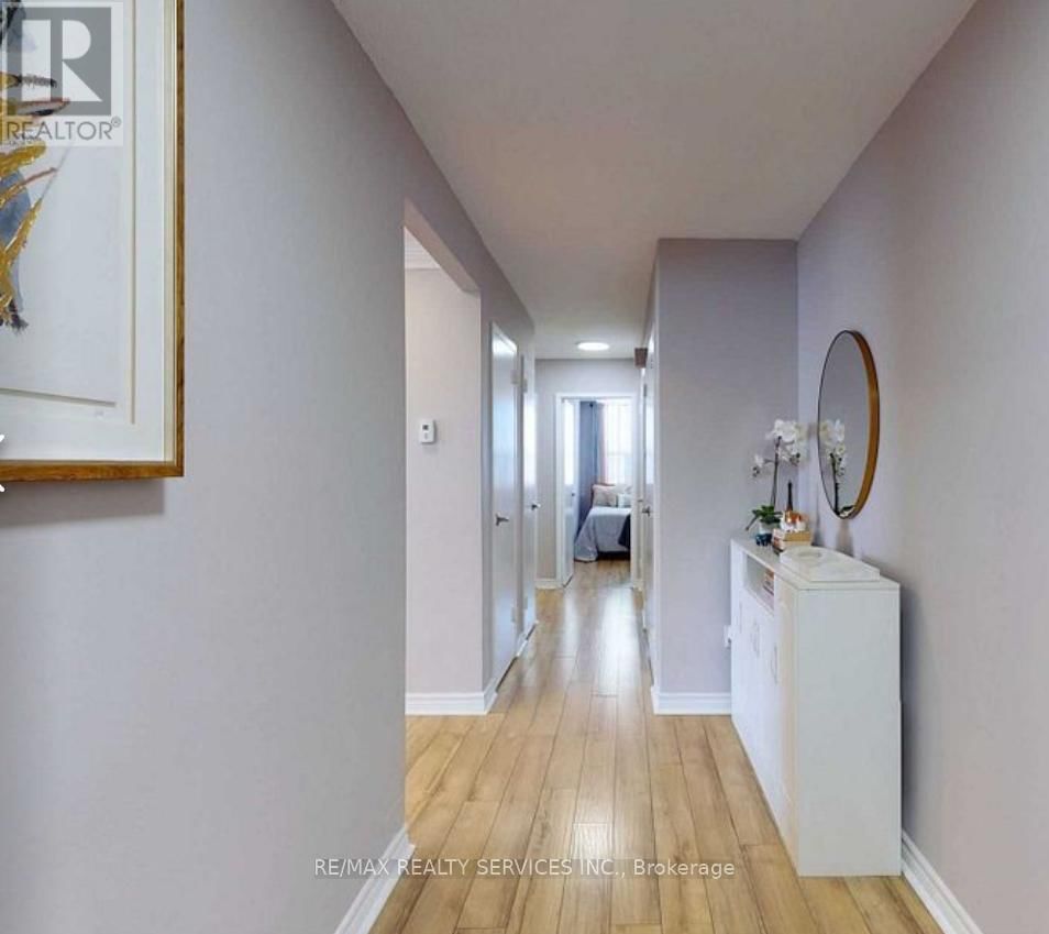 1112 - 20 FOREST MANOR ROAD Image 18