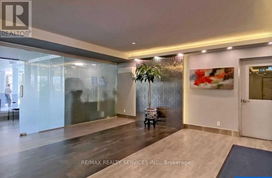 1112 - 20 FOREST MANOR ROAD Image 7
