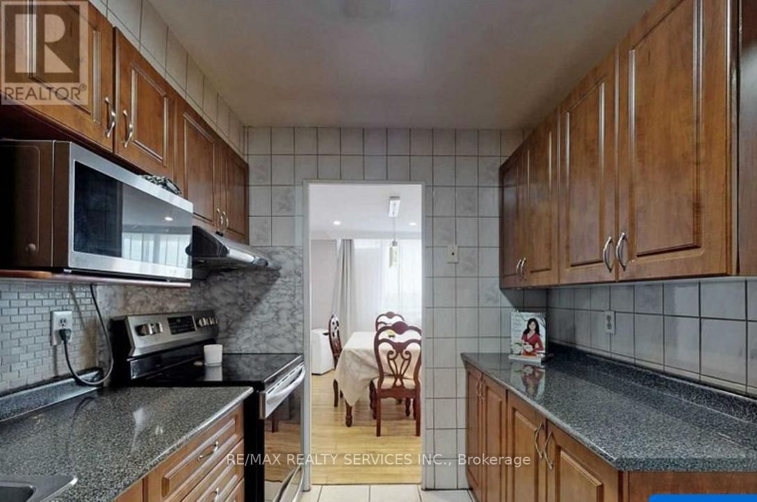 1112 - 20 FOREST MANOR ROAD Image 8