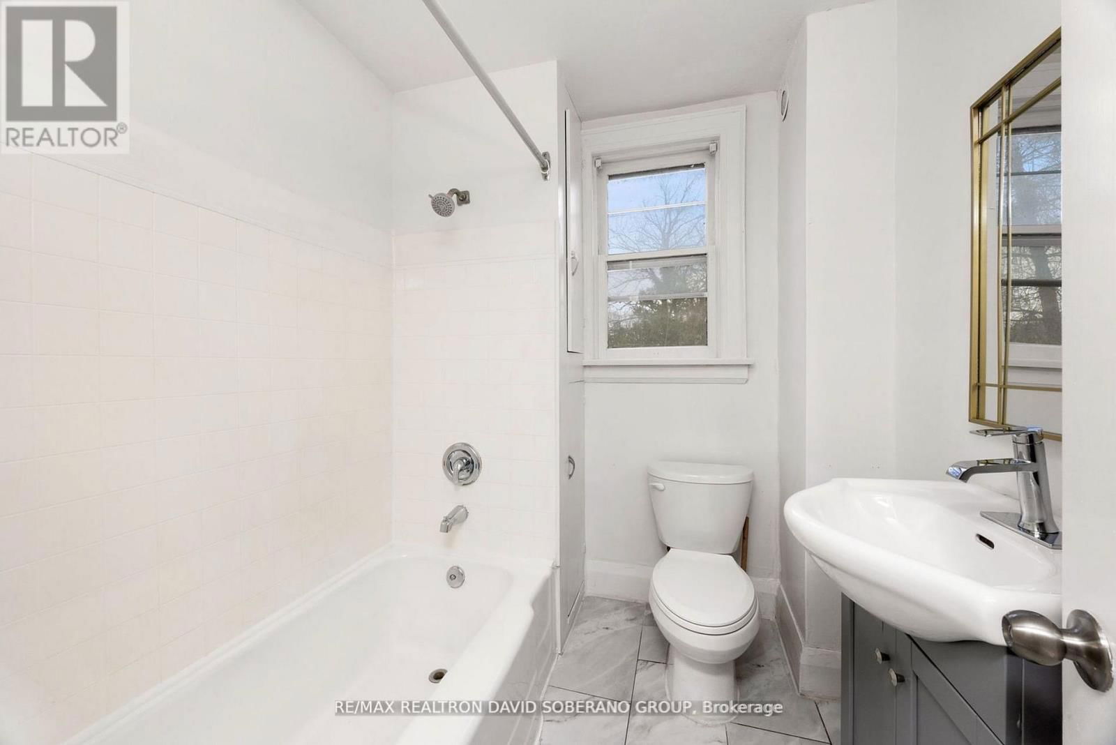 44 SULTANA AVENUE Image 30