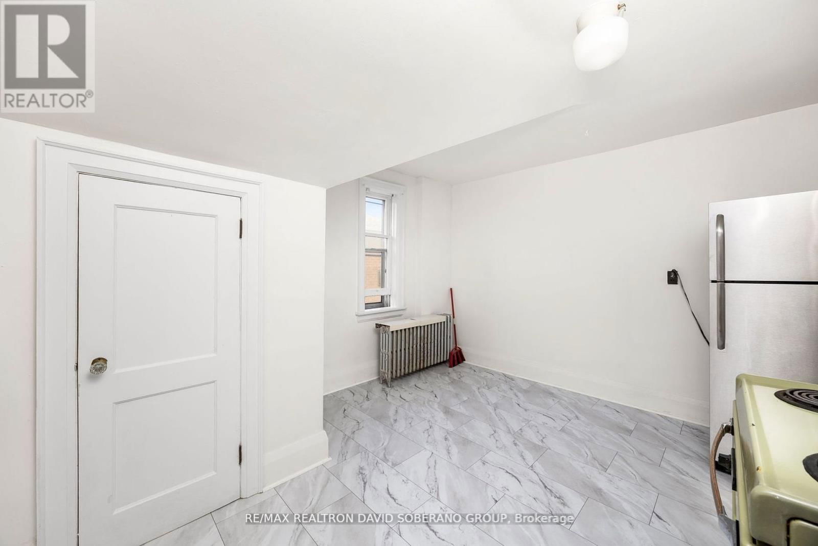 44 SULTANA AVENUE Image 31