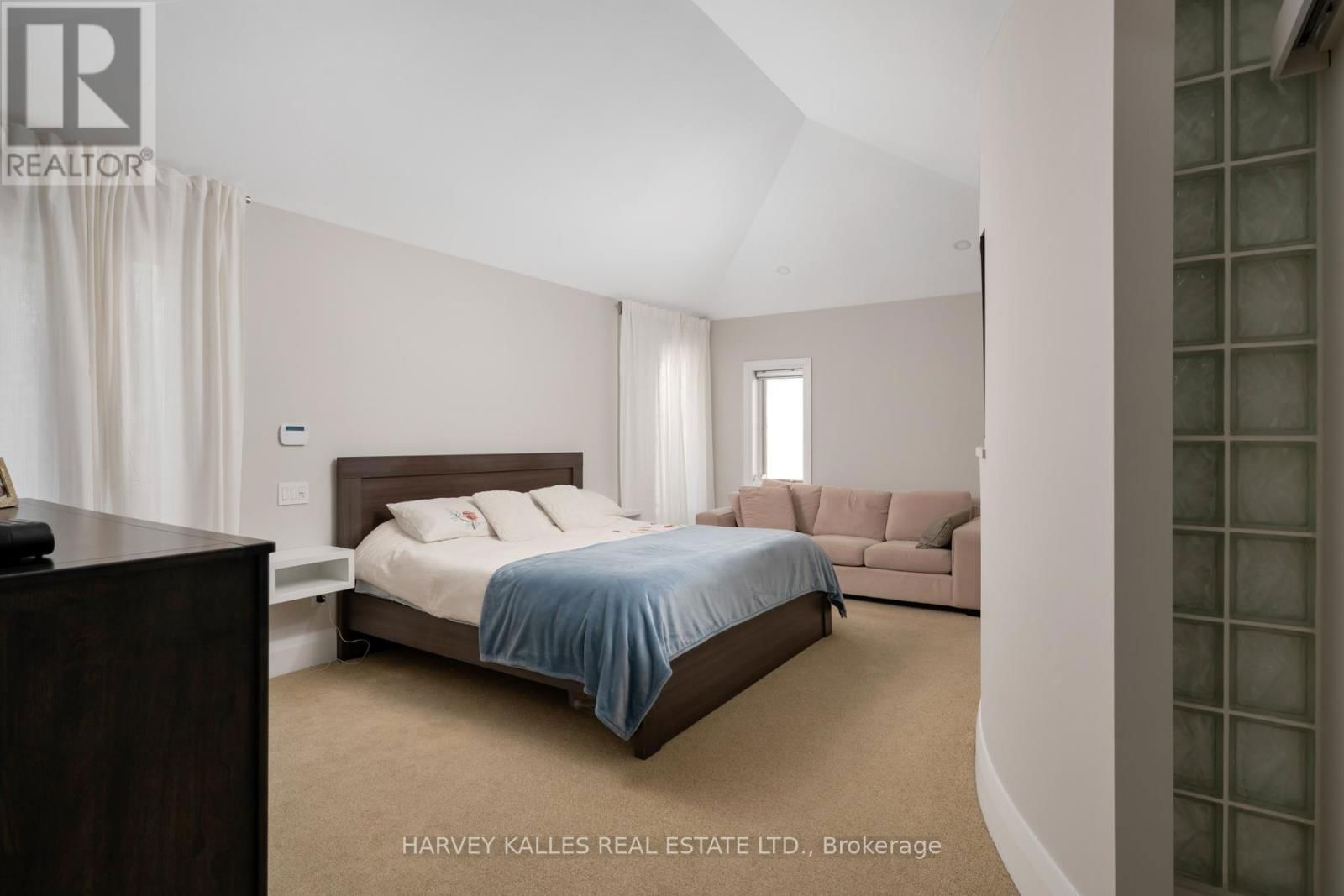 16 COLDSTREAM AVENUE Image 24