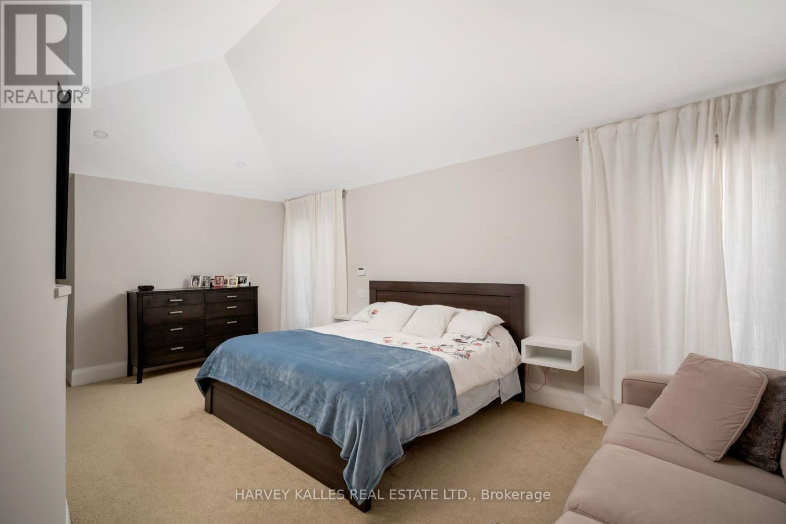 16 COLDSTREAM AVENUE Image 25