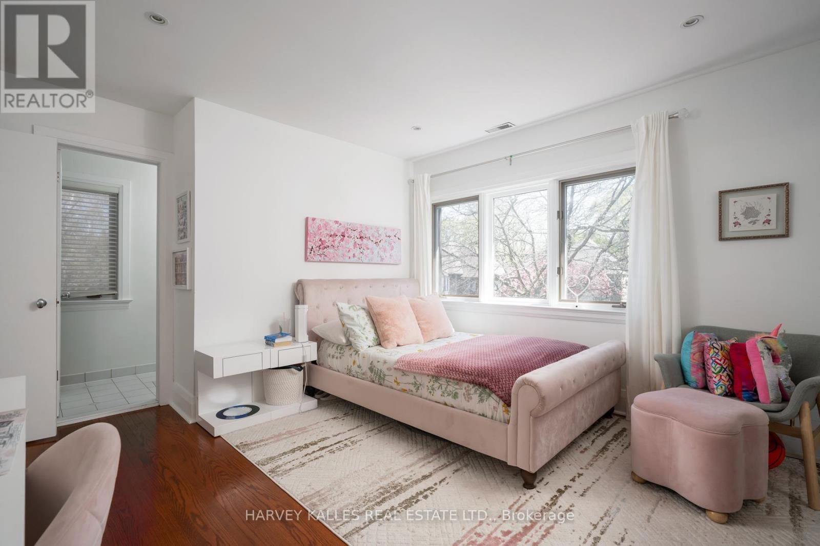 16 COLDSTREAM AVENUE Image 33