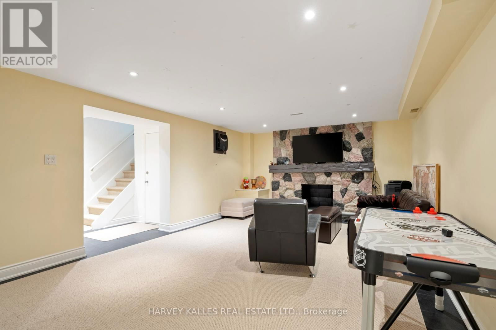 16 COLDSTREAM AVENUE Image 36
