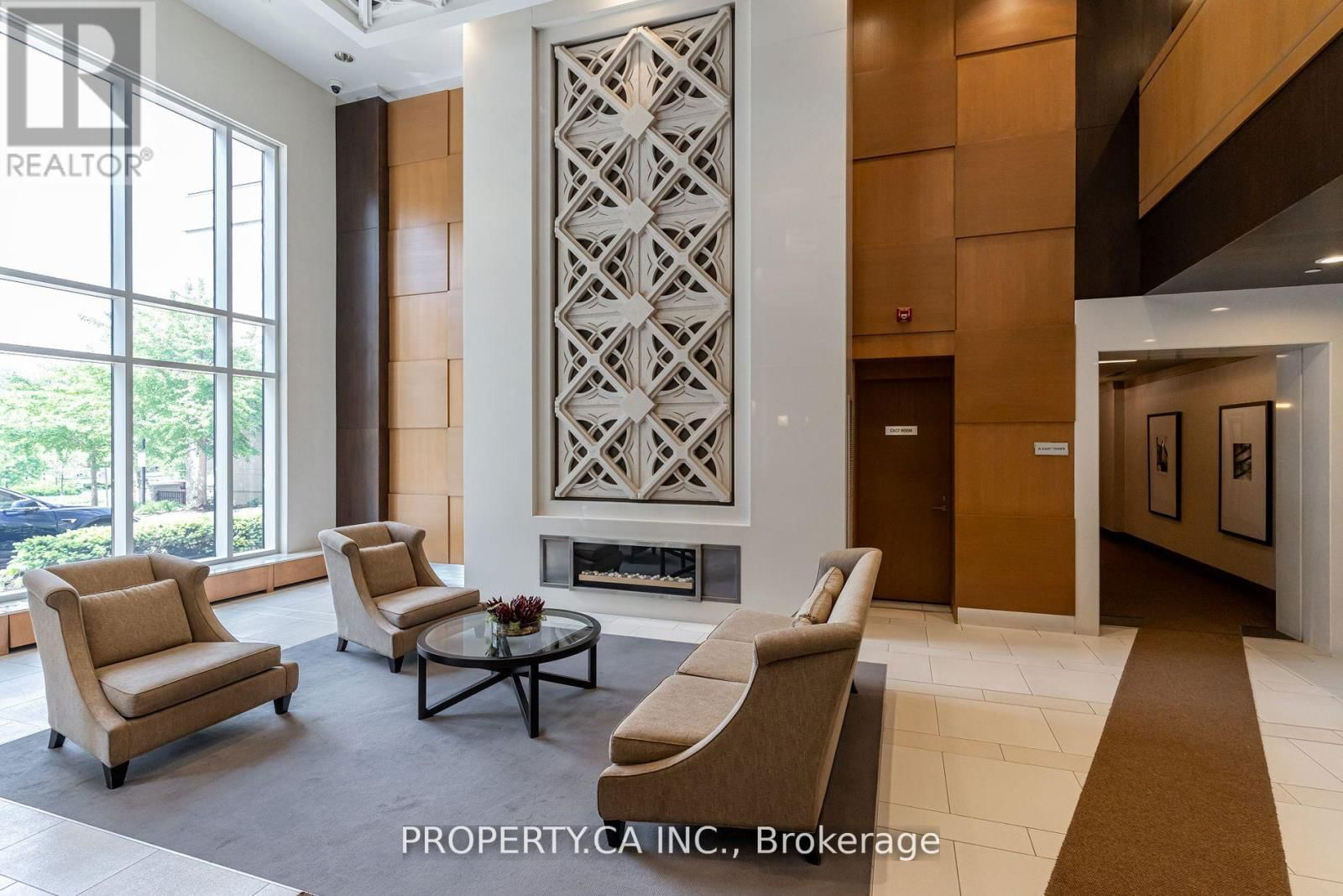 205 - 100 HARRISON GARDENS Image 3