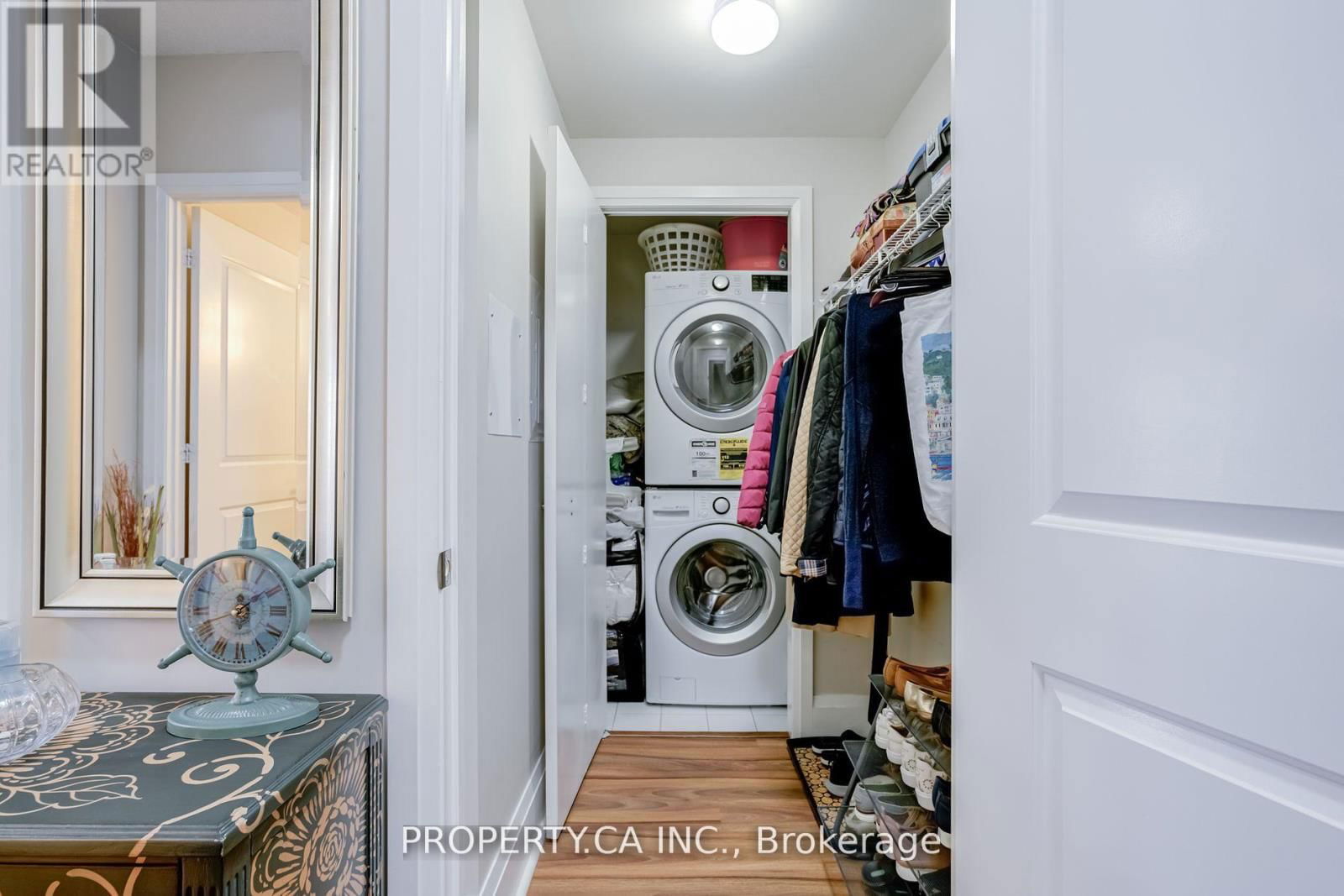 205 - 100 HARRISON GARDENS Image 30