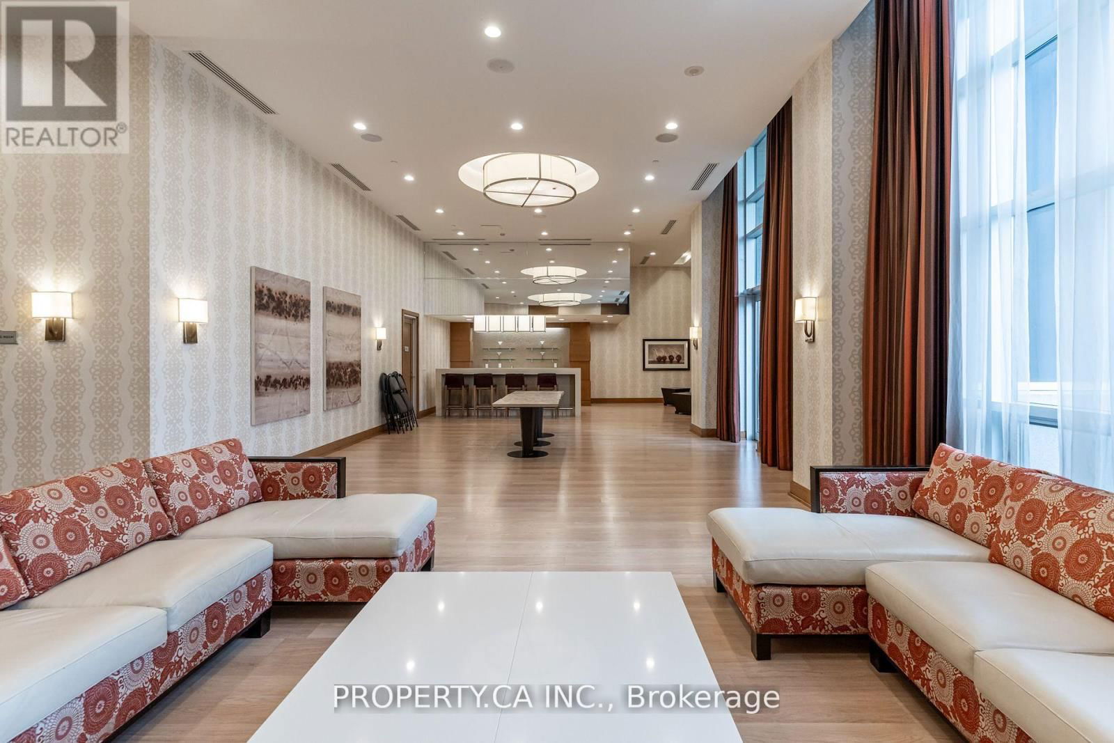 205 - 100 HARRISON GARDENS Image 37