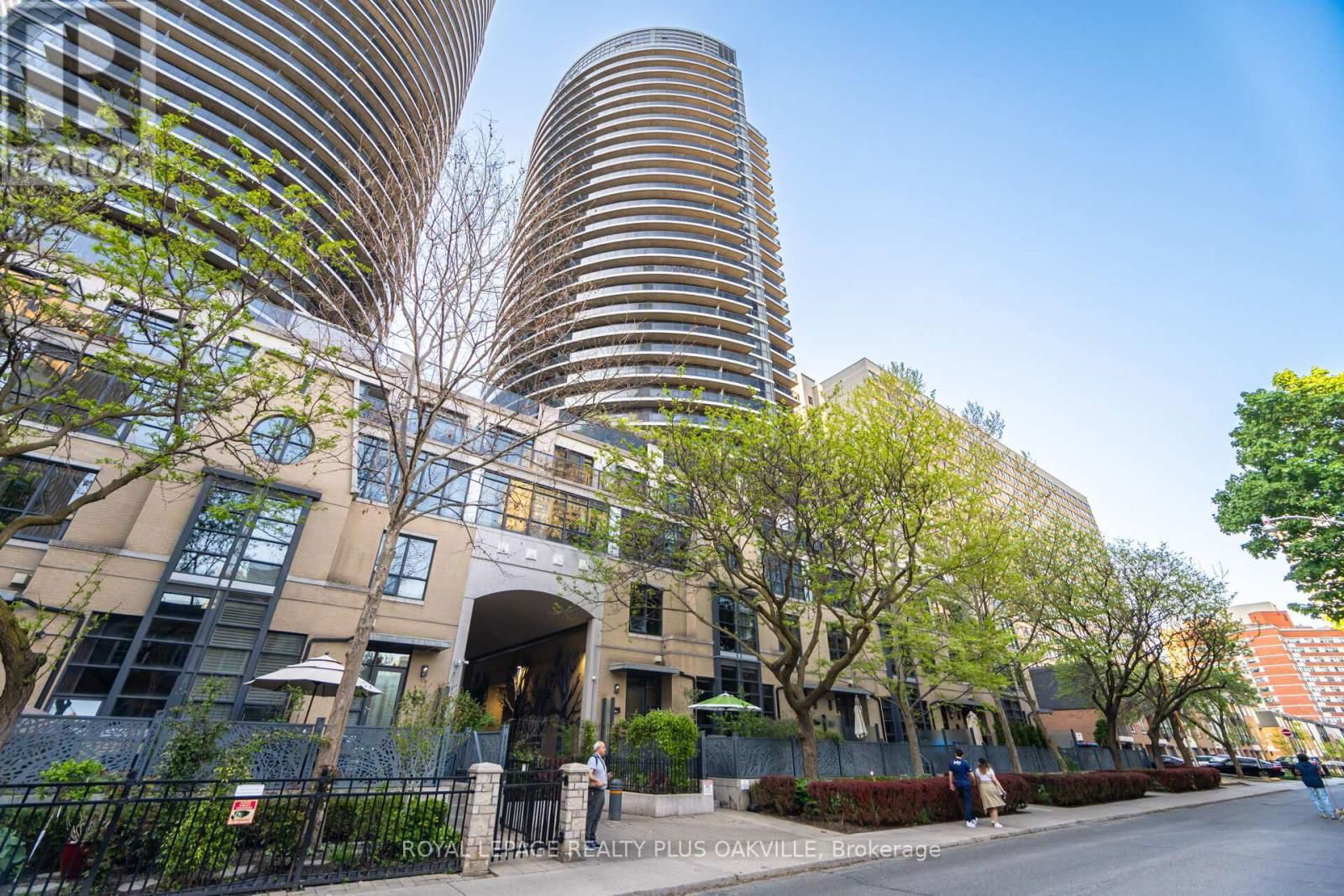 1506 - 25 CARLTON STREET Image 1