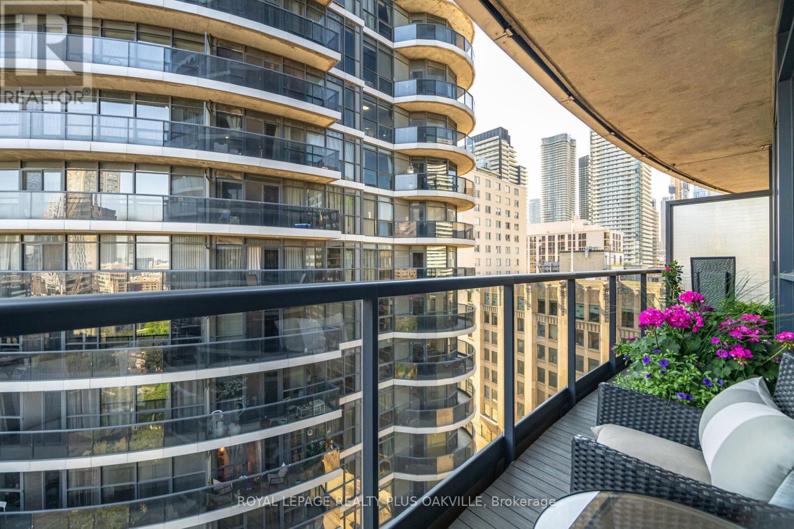1506 - 25 CARLTON STREET Image 26