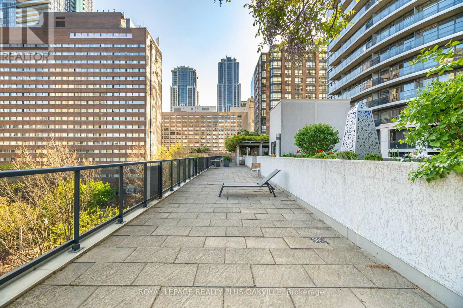 1506 - 25 CARLTON STREET Image 32