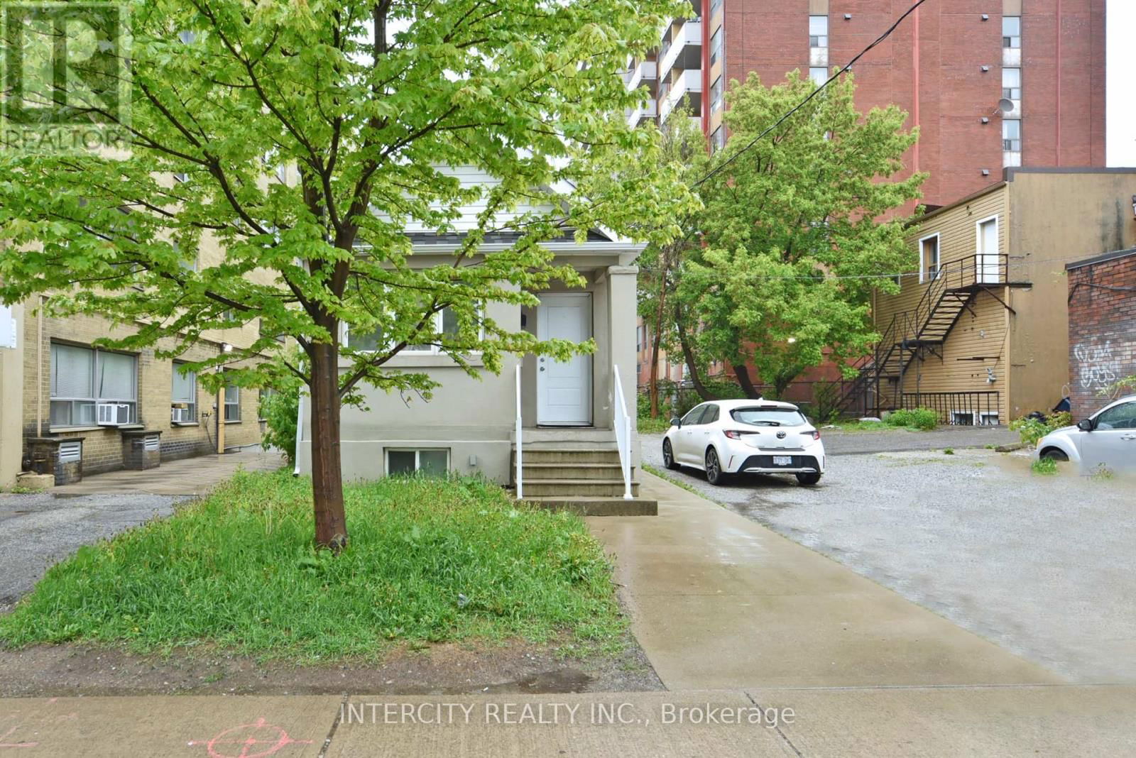 EGLINTON AVENUE WEST Image 10