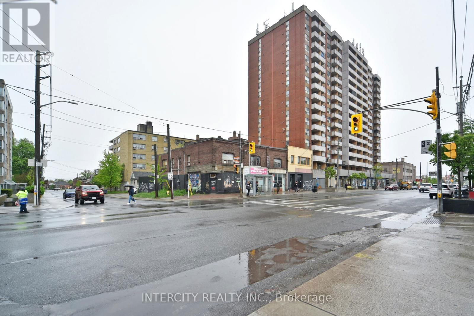 EGLINTON AVENUE WEST Image 14