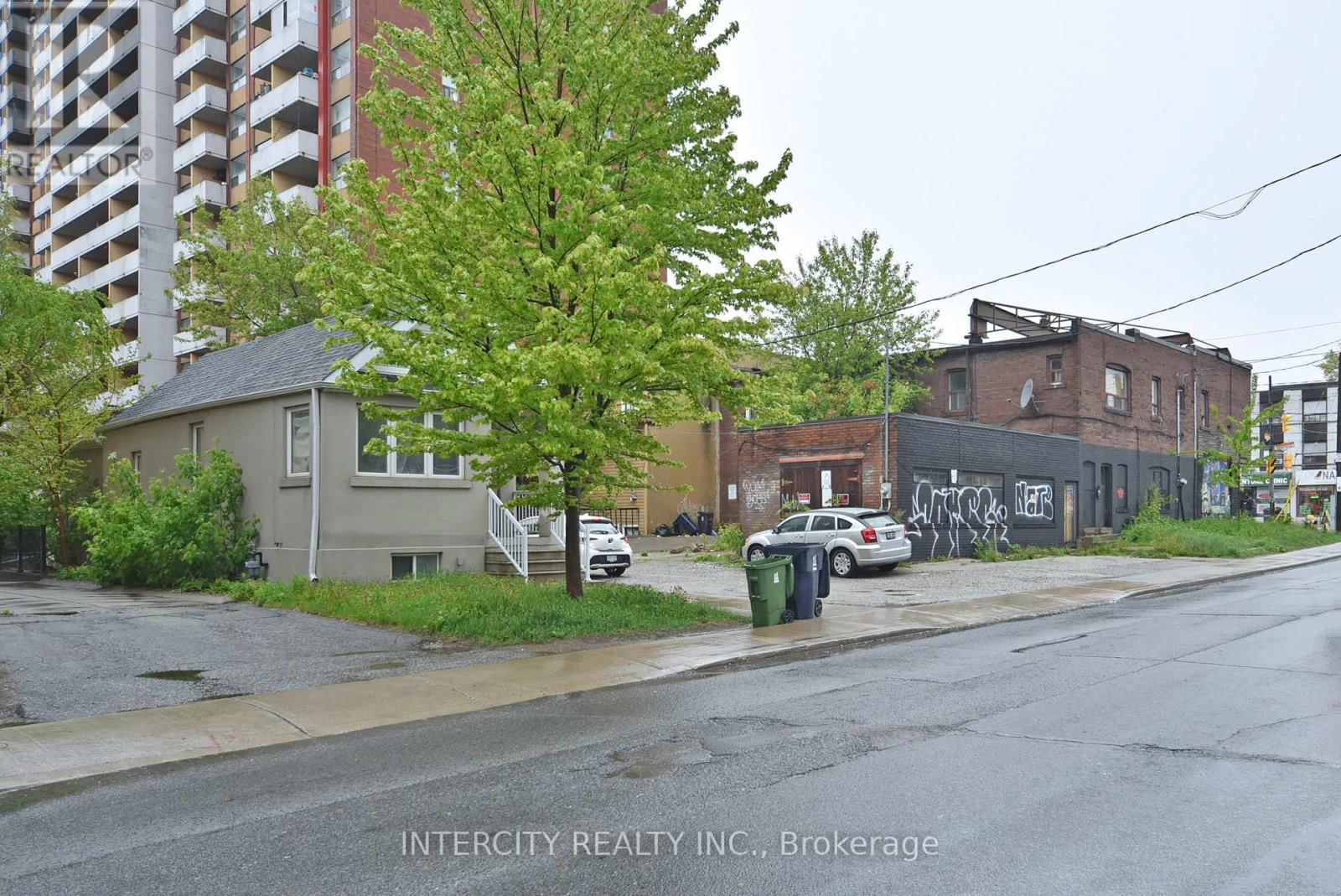 EGLINTON AVENUE WEST Image 7