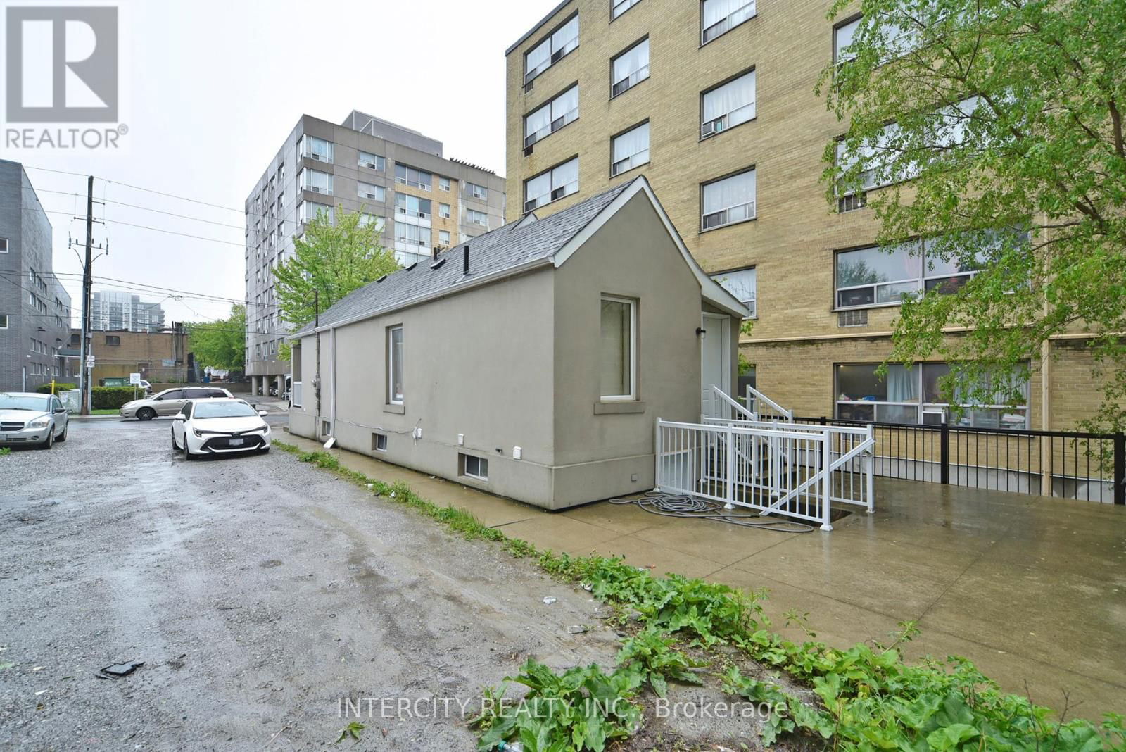 EGLINTON AVENUE WEST Image 8