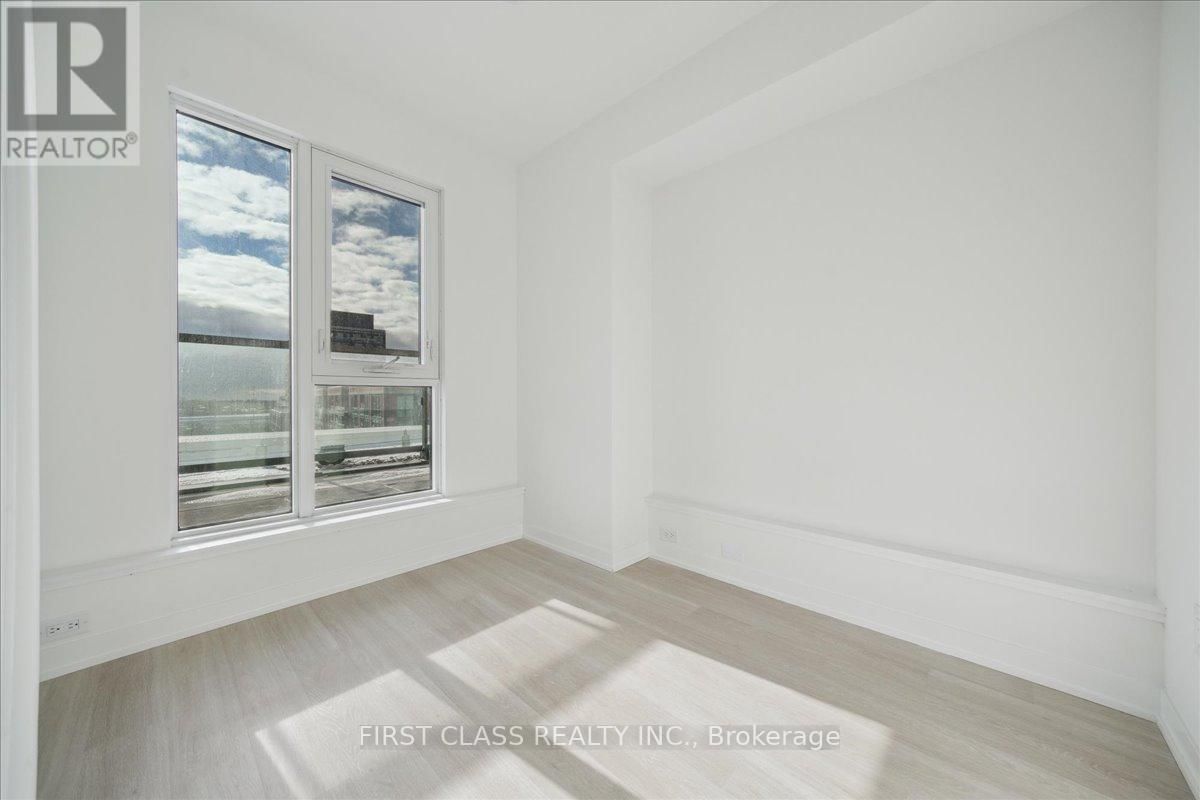 922 - 500 WILSON AVENUE Image 25