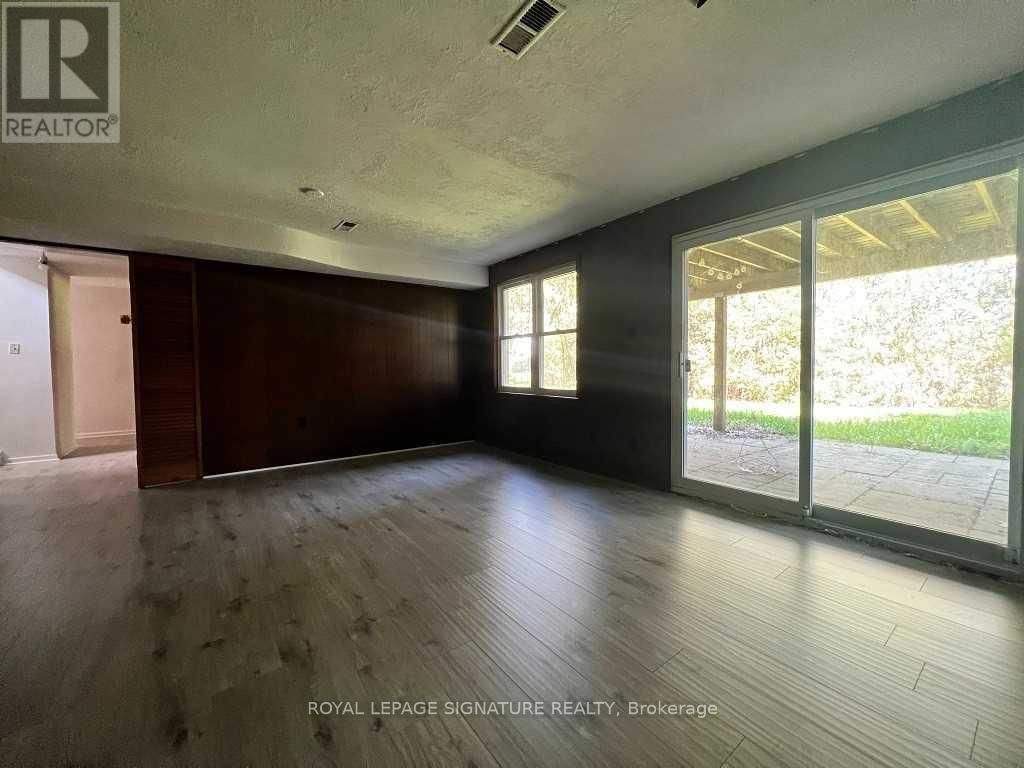 677 CONACHER DRIVE Image 17